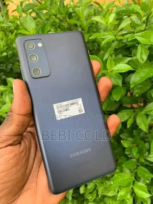 New Samsung Galaxy S20 5G Uw 128 GB Black