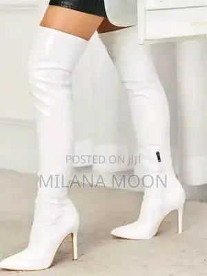 Elegant Look Boots