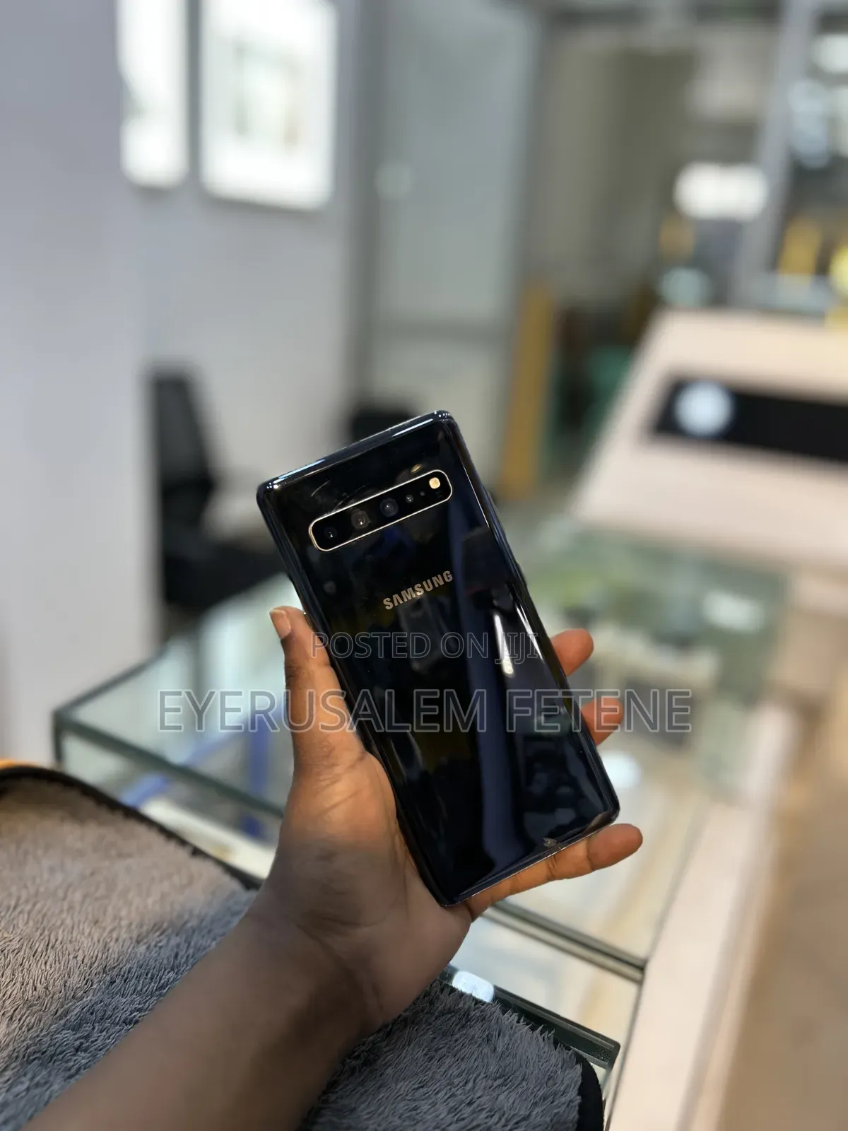 New Samsung Galaxy S10 5G 256 GB Black