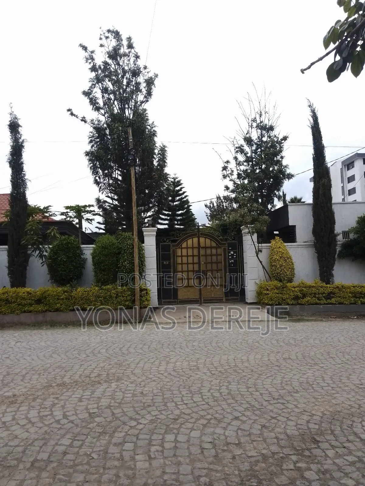 Furnished 8bdrm House in ዱከም, East Shewa for sale