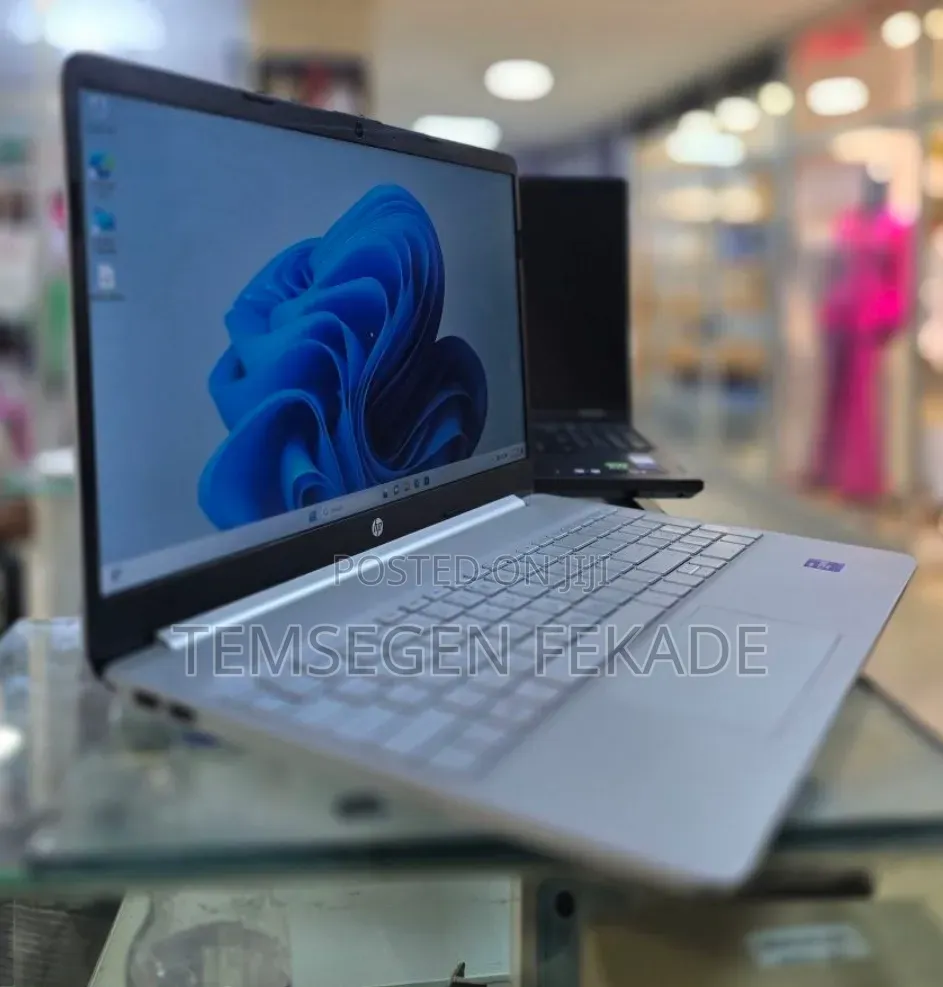 New Laptop HP Stream Notebook 8GB Intel Core i7 SSD 512GB