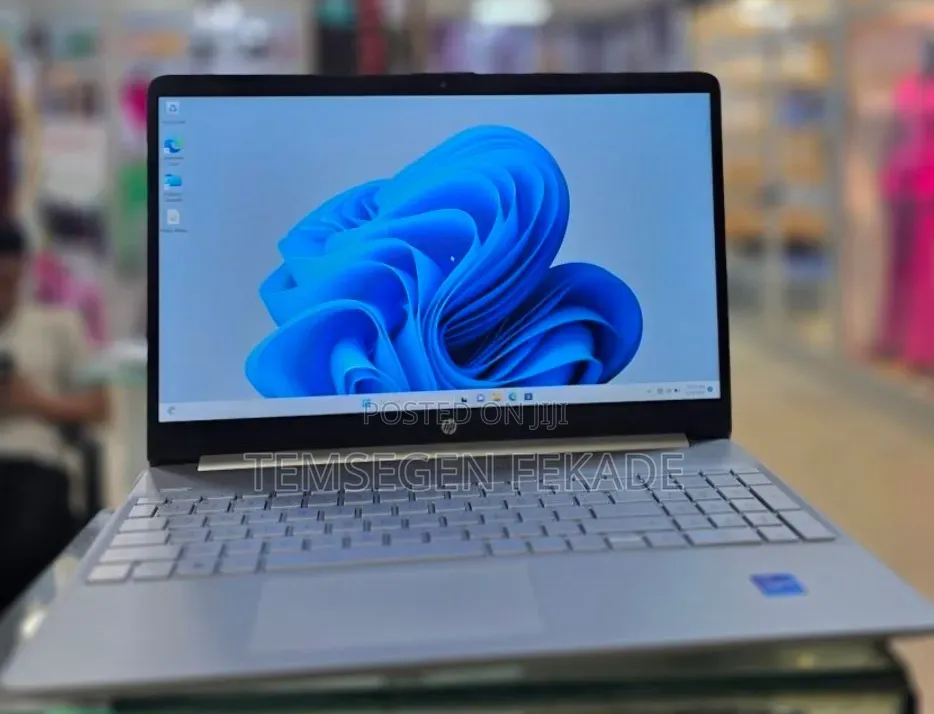 New Laptop HP Stream Notebook 8GB Intel Core i7 SSD 512GB