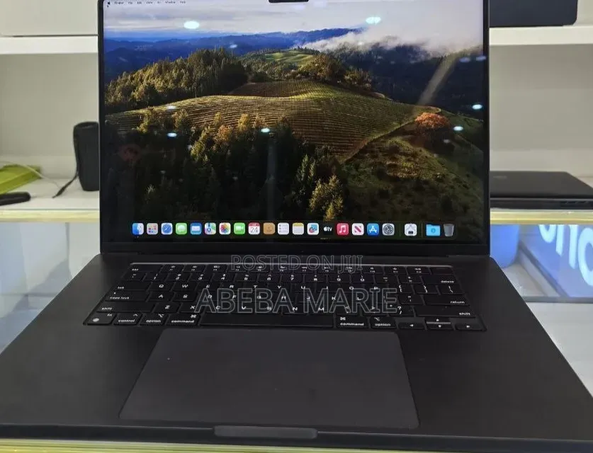 New Laptop Apple MacBook Pro 2024 M3 14-inch 36GB Apple M3 Pro SSD 1T