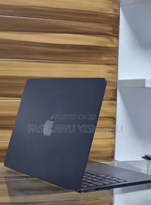 New Laptop Apple MacBook Air 2025 M4 13-inch 16GB Apple M4 SSD 256GB