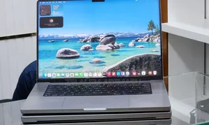 New Laptop Apple MacBook Pro M1 32GB Apple M1 Pro SSD 512GB