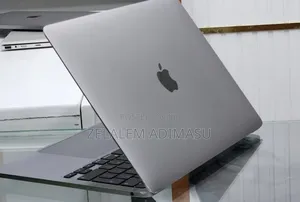 New Laptop Apple MacBook Pro M1 8GB Apple M1 SSD 256GB