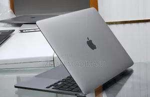 New Laptop Apple MacBook Pro M1 8GB Apple M1 SSD 256GB