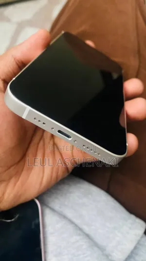 New Apple iPhone 13 128 GB White