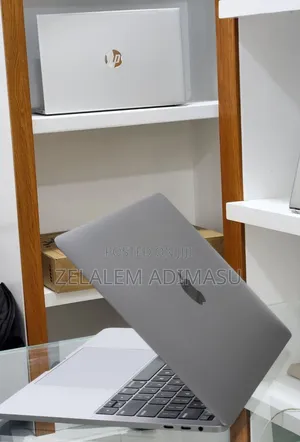 New Laptop Apple MacBook Pro 2019 16GB Apple M1 SSD 1T