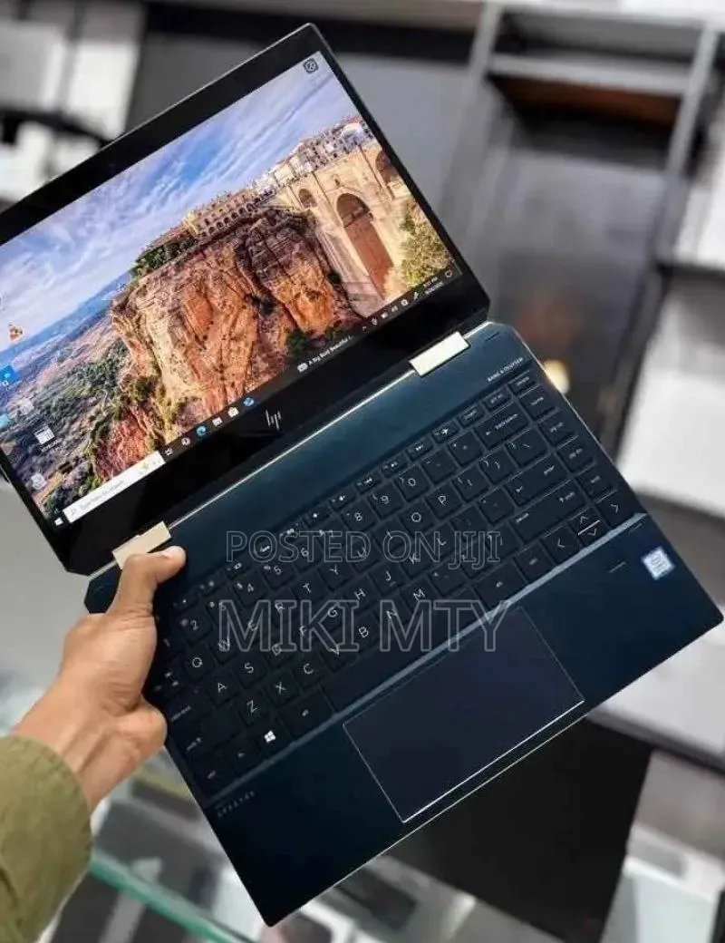 New Laptop HP Spectre X360 16GB Intel Core i7 SSD 512GB