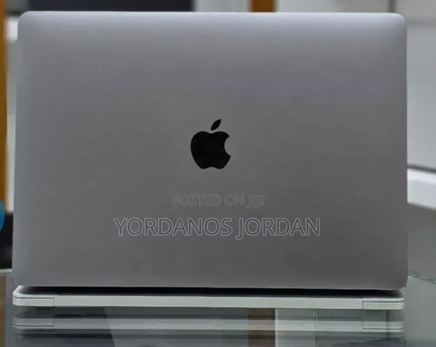 New Laptop Apple MacBook Pro 2019 16GB Intel Core i5 SSD 256GB