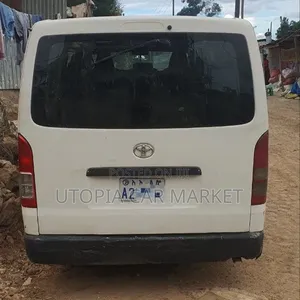 Toyota HiAce 2010 White