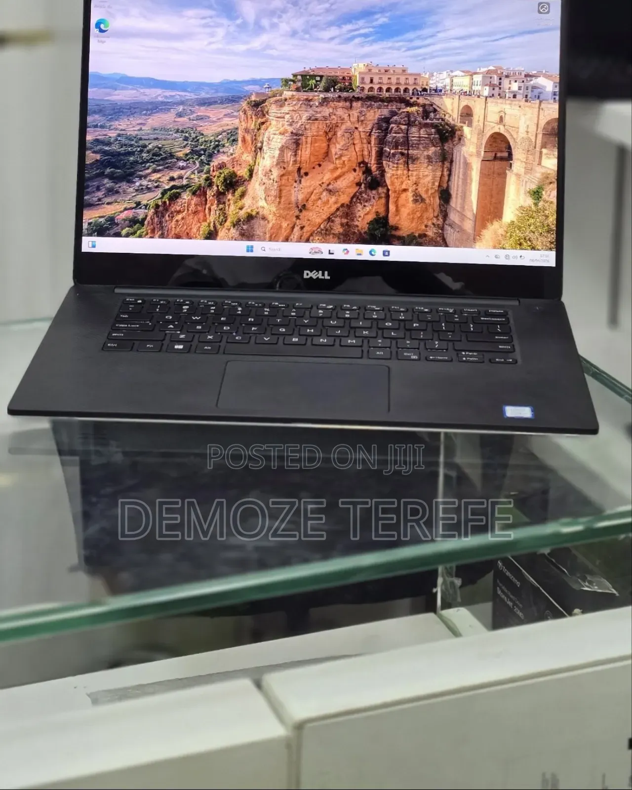 New Laptop Dell Precision 5520 16GB Intel Core i7 SSD 512GB