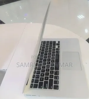 New Laptop Apple MacBook 2015 4GB Intel Core i5 SSD 256GB