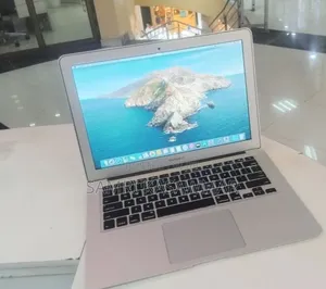 New Laptop Apple MacBook 2015 4GB Intel Core i5 SSD 256GB