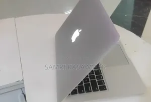 New Laptop Apple MacBook 2015 4GB Intel Core i5 SSD 256GB