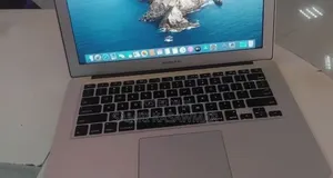 New Laptop Apple MacBook 2015 4GB Intel Core i5 SSD 256GB