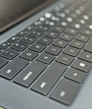 New Laptop Dell XPS 17 9720 16GB Intel Core i7 SSD 1T