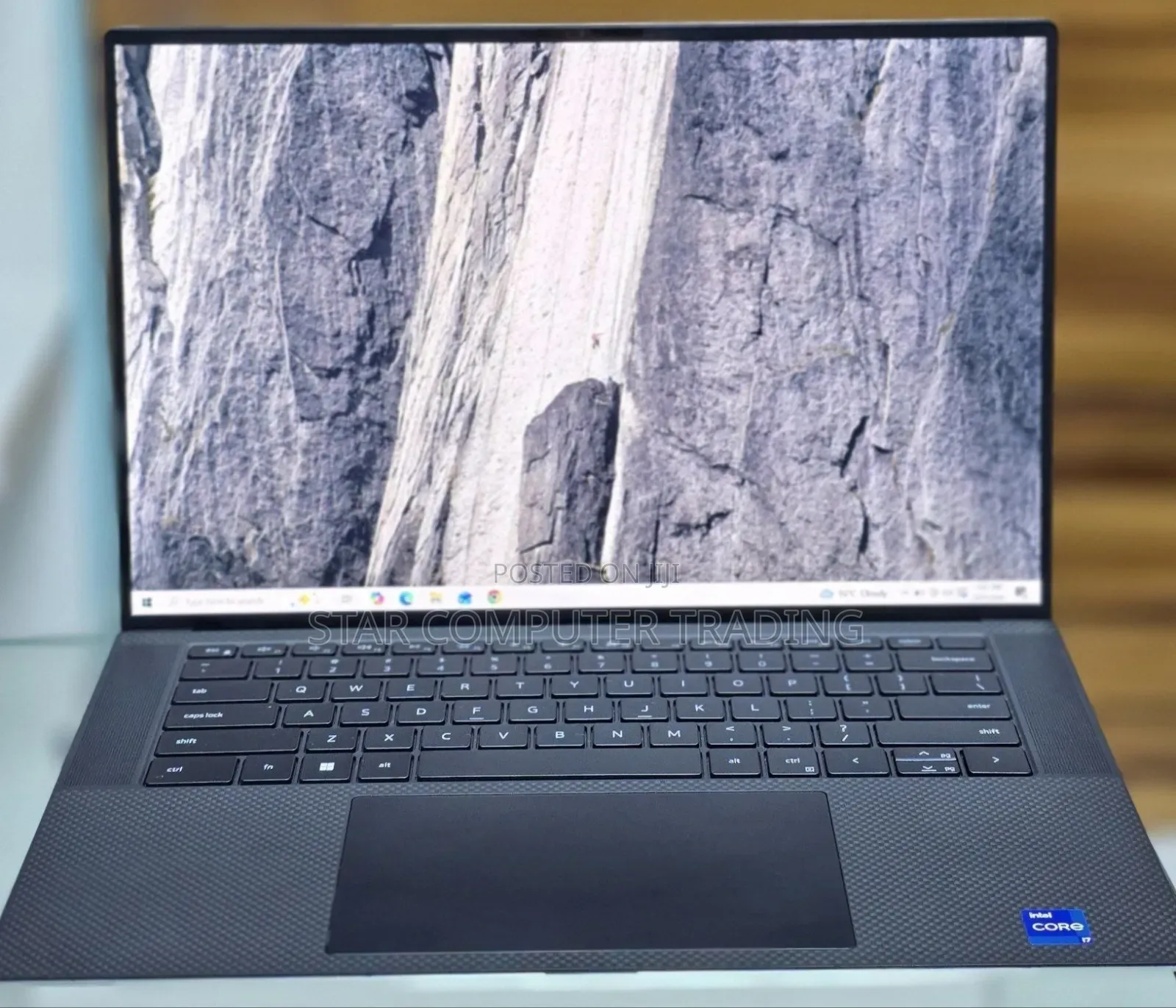 New Laptop Dell XPS 17 9720 16GB Intel Core i7 SSD 1T