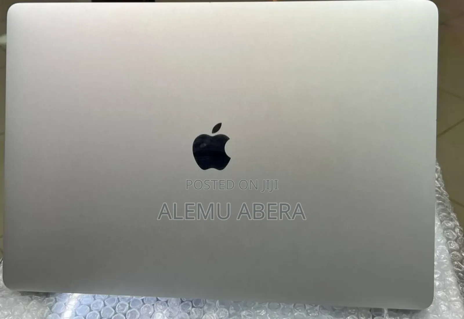 New Laptop Apple MacBook Pro 2018 16GB Intel Core i7 SSD 256GB
