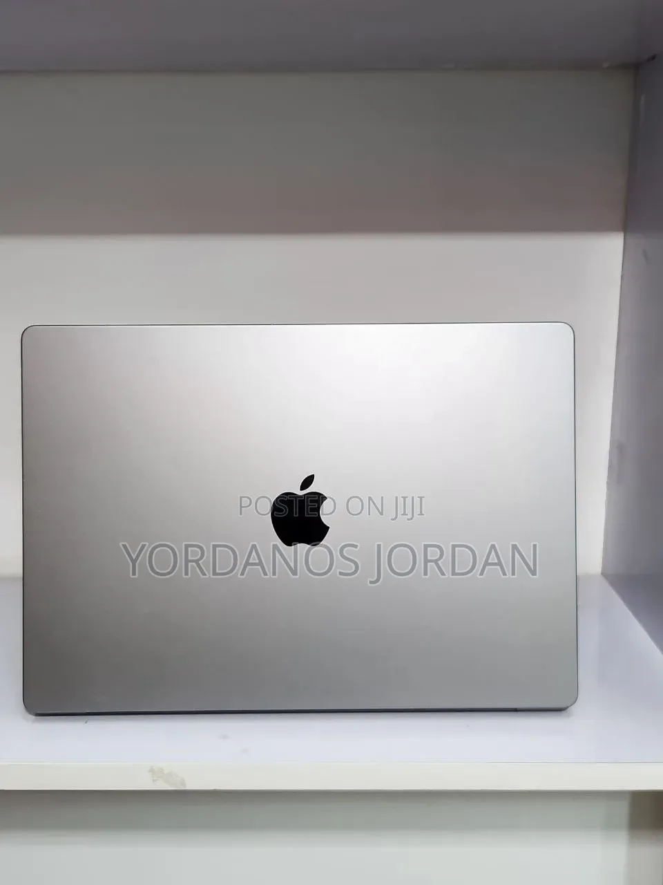 New Laptop Apple MacBook Pro M1 16GB Apple M1 Pro SSD 512GB