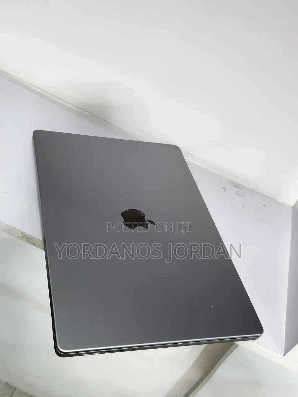 New Laptop Apple MacBook Pro M1 16GB Apple M1 Pro SSD 512GB