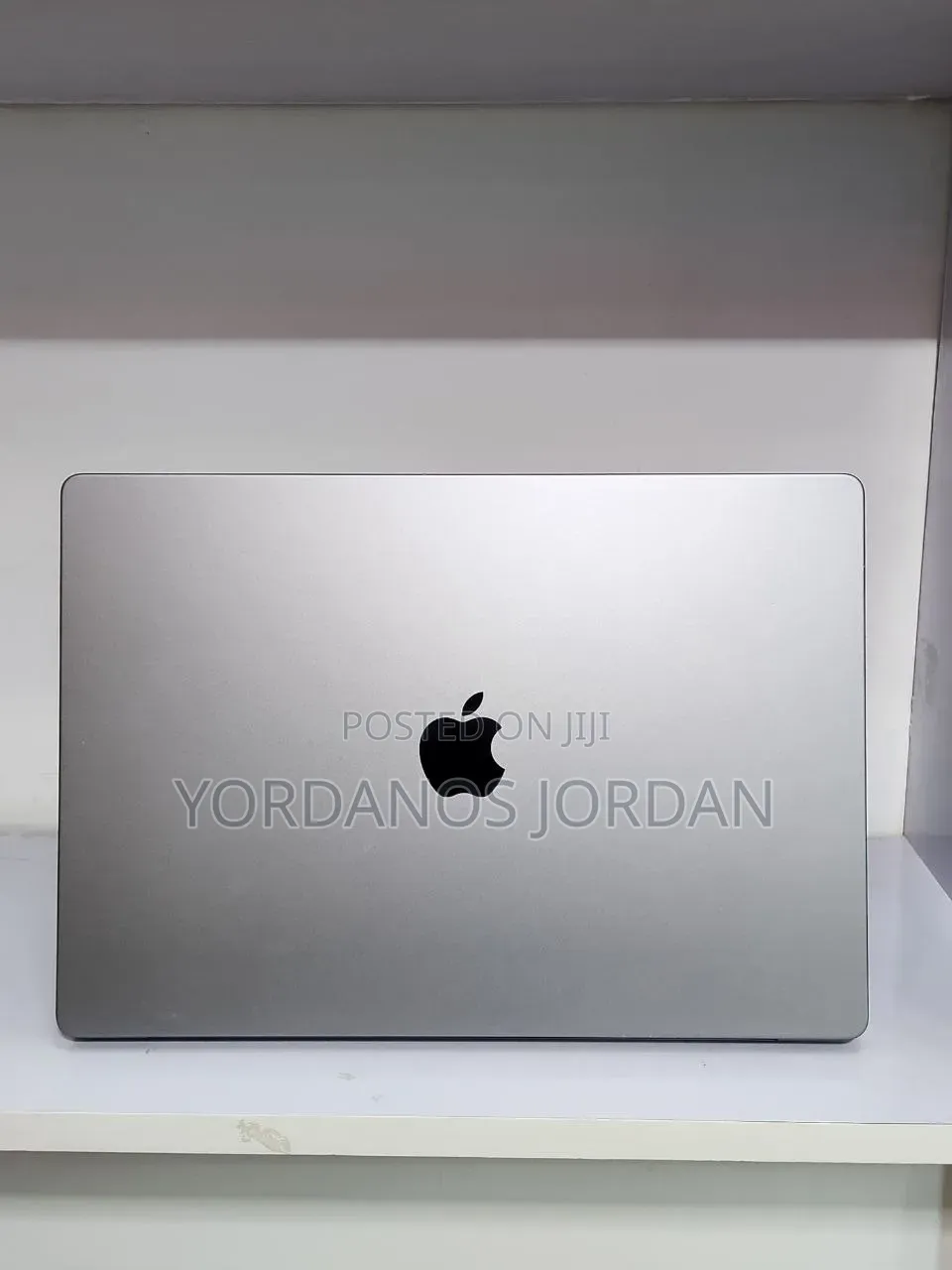 New Laptop Apple MacBook Pro M1 16GB Apple M1 Pro SSD 512GB