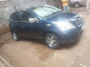 Toyota Vitz 2004 Blue