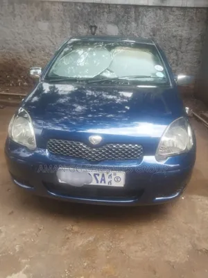 Toyota Vitz 2004 Blue
