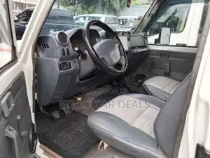 Toyota Land Cruiser 2009 White