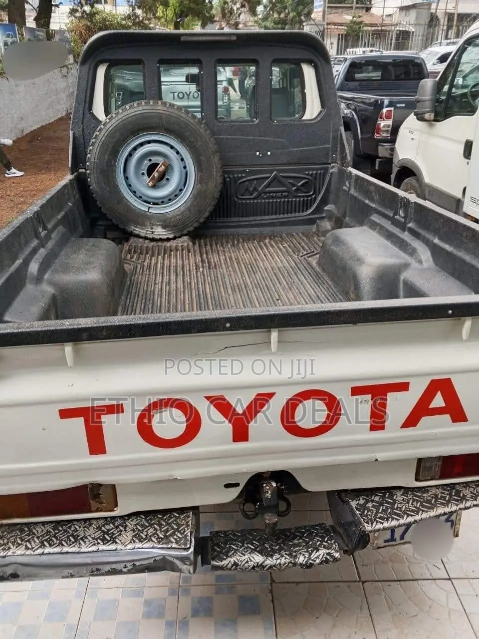 Toyota Land Cruiser 2009 White