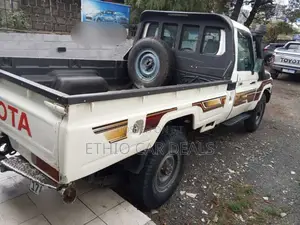Toyota Land Cruiser 2009 White