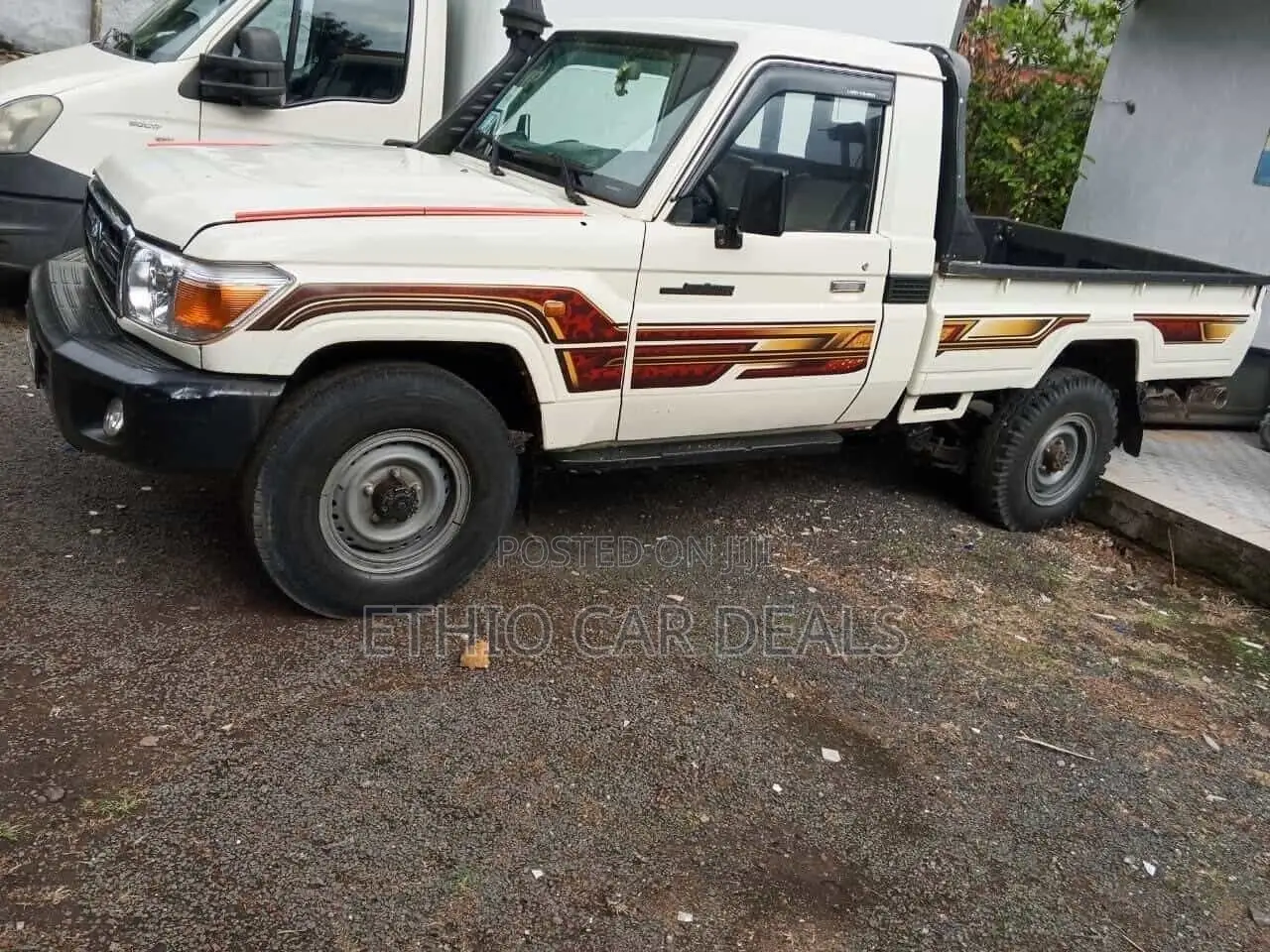 Toyota Land Cruiser 2009 White