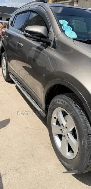 Toyota RAV4 Limited 4dr SUV (2.5L 4cyl 6A) 2015 Gray