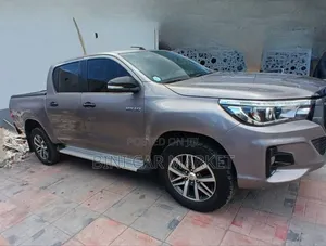 Toyota Hilux Revo Double Cab Deisel 2.8 AWD 2020 Silver