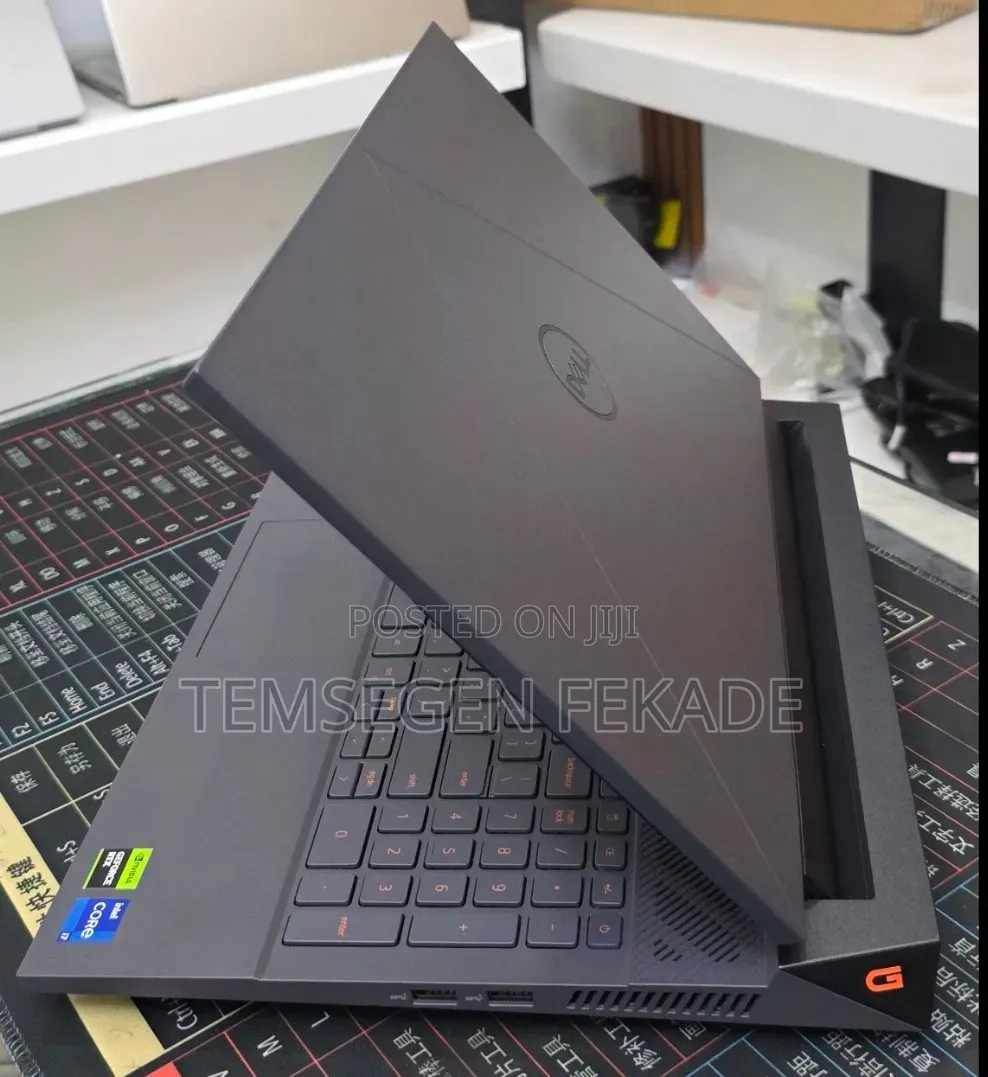 New Laptop Dell G15 5535 16GB Intel Core i7 SSD 1T