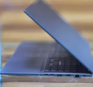 New Laptop Asus Vivobook 16 16GB Intel Core i7 SSD 512GB