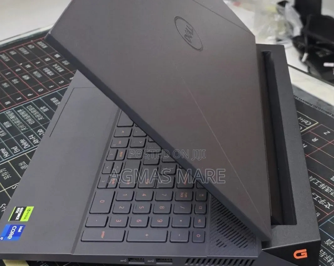 New Laptop Dell G15 5511 16GB Intel Core i7 SSD 1T