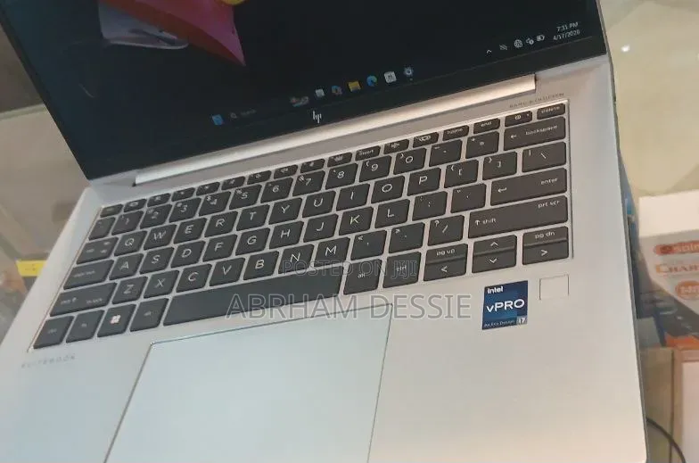 New Laptop HP EliteBook 840 G9 16GB Intel Core i7 SSD 512GB
