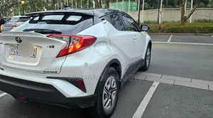 Toyota C-HR 2022 White