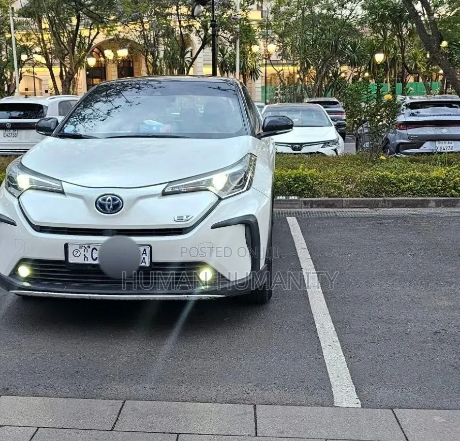 Toyota C-HR 2022 White