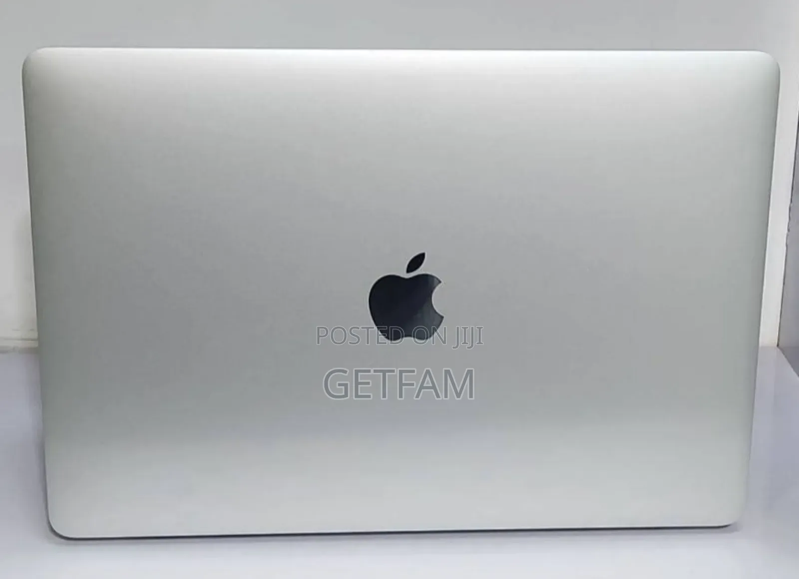 New Laptop Apple MacBook 2020 16GB Intel Core i7 SSD 512GB