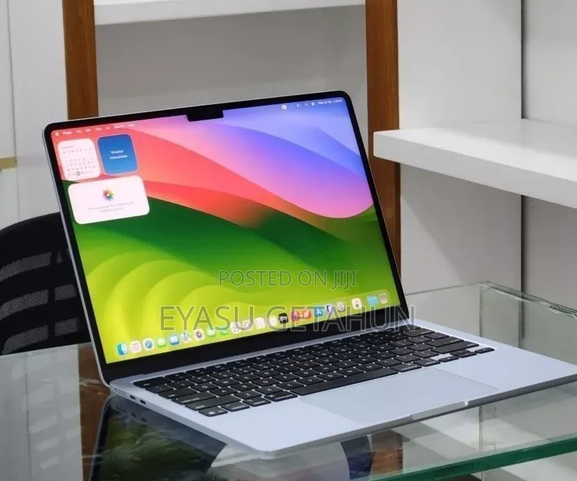 New Laptop Apple MacBook Air 2025 M4 13-inch 16GB Apple M4 SSD 256GB