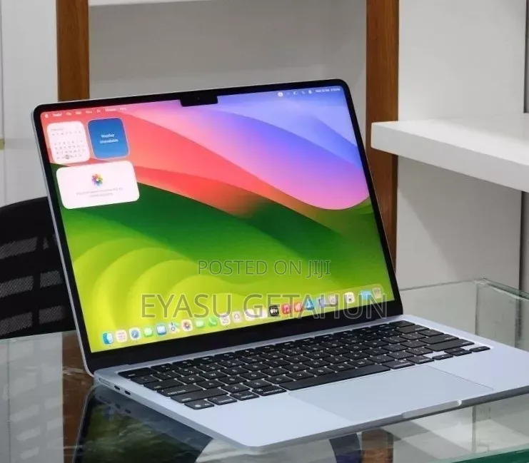 New Laptop Apple MacBook Air 2025 M4 13-inch 16GB Apple M4 SSD 256GB
