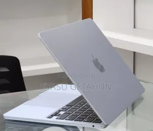 New Laptop Apple MacBook Air 2025 M4 13-inch 16GB Apple M4 SSD 256GB