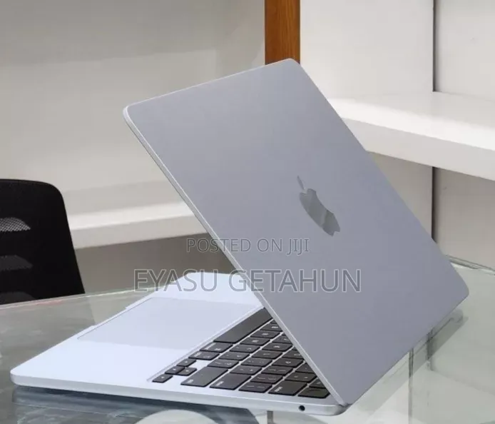 New Laptop Apple MacBook Air 2025 M4 13-inch 16GB Apple M4 SSD 256GB