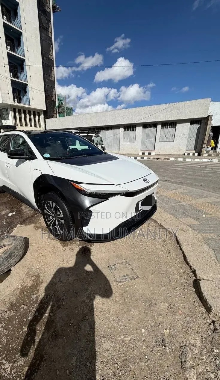 Toyota bZ4X 2023 White