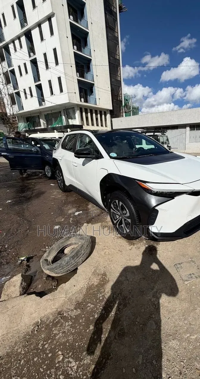Toyota bZ4X 2023 White