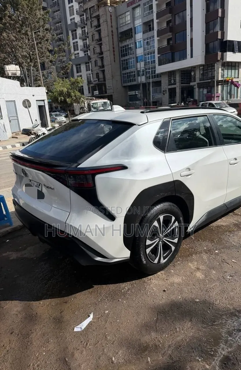 Toyota bZ4X 2023 White