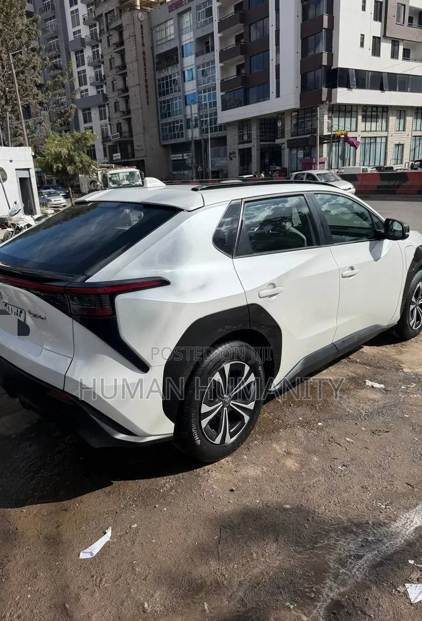Toyota bZ4X 2023 White